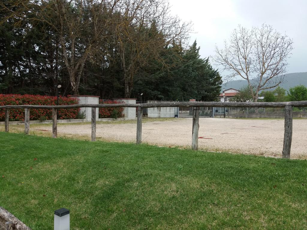 Il Boscaiolo Affittacamere Preturo Exterior foto